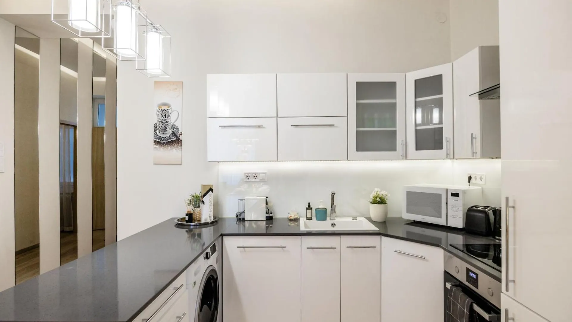Designer Luxury Home Next To Dohany Synagogue With Balcony 布达佩斯